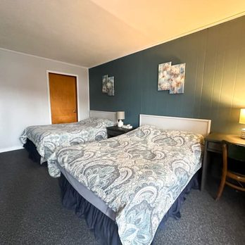 Three Bear Inn - Hotels Near Me - Marathon, New York