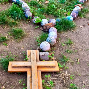 Mercato di Via Osoppo - A giant rosary made with big stones. My NYC friend Marianne like is and I am happy. I will let the Franciscan friars know - Farmers Market Near Me - Milan, Michigan