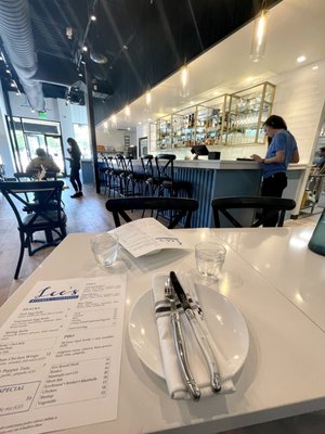 Lee’s Kitchen + Cocktails by null