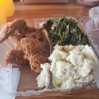 Soul Vibez - Fried chicken wings with vegan garlic mash and greens. - Soul Food Near Me - Orland Park, Illinois
