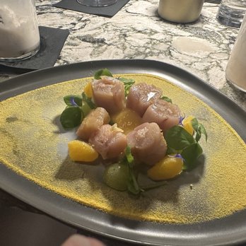 Selvin’s Restaurant & Lounge - Hamachi - New American Near Me - Thousand Oaks, California