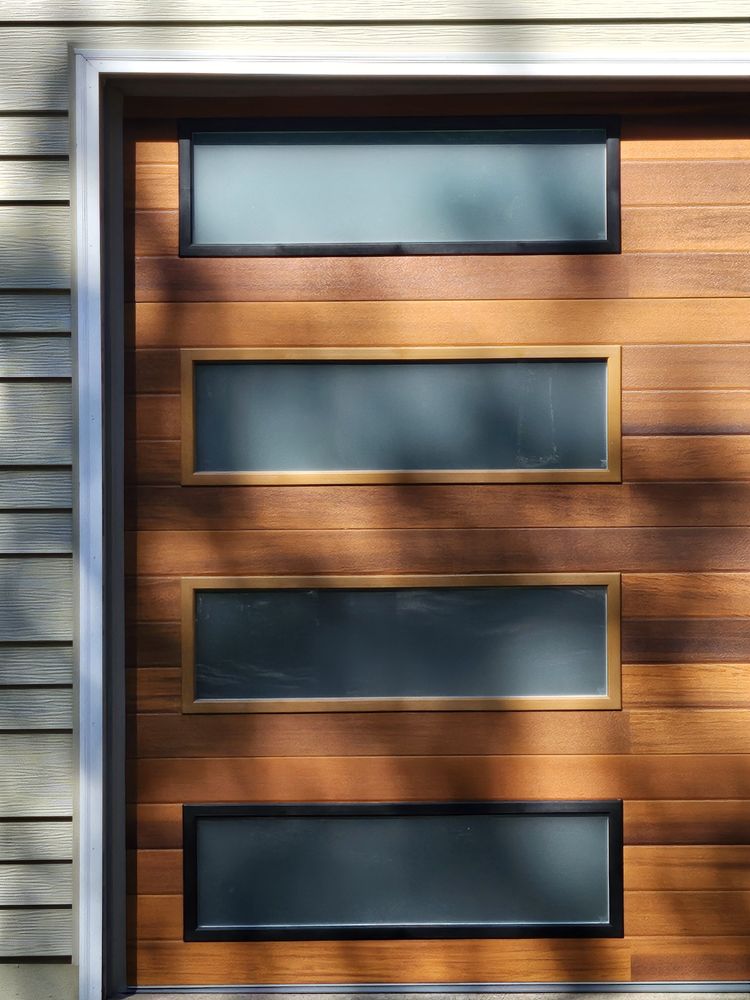 Blackhawk Garage Door - Garage Door Contractor in Baldwin, WI