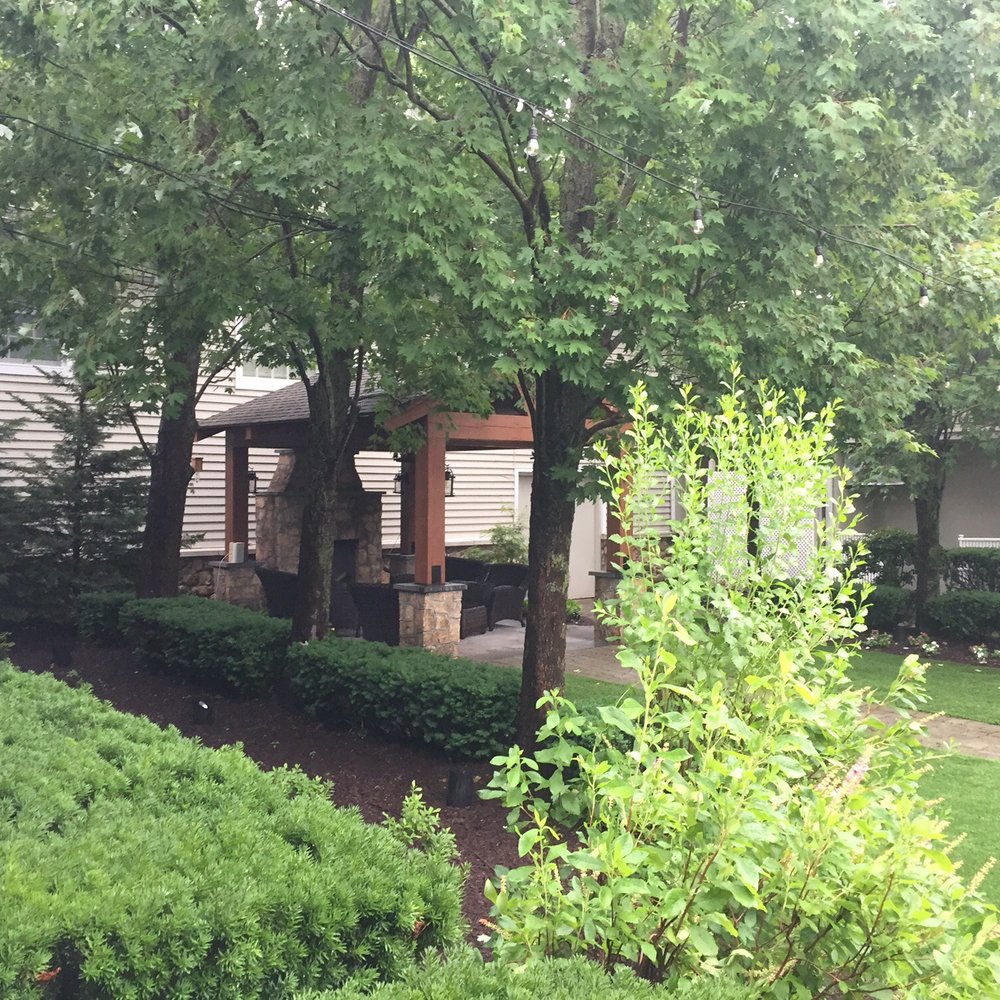 Olde Mill Inn - Cute courtyard - Hotels Near Me - Basking Ridge, New Jersey