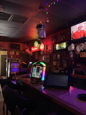 Alex's Tavern by null