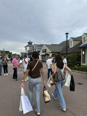 Woodbury Common Premium Outlets by null