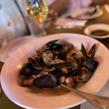 La Vita E Bella - Mussels & clams - Italian Near Me - Seattle, Washington