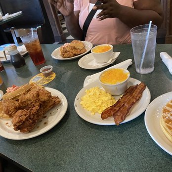 Metro Diner - American Near Me - Casselberry, Florida Metro Diner - American Near Me - Casselberry, Florida
