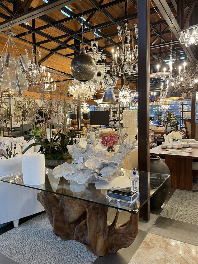 COLLETTE HOME Updated October 2024 2231 Montauk Hwy, Bridgehampton