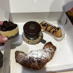 Nichole's Fine Pastry & Café