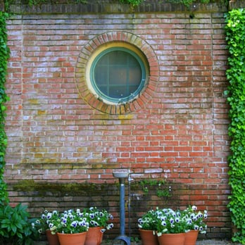 Filoli - Water fountain art - Botanical Gardens Near Me - Woodside, California
