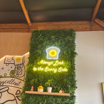 Eggbred - Breakfast & Brunch Near Me - La Habra, California
