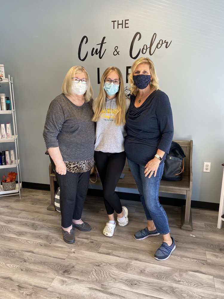 THE CUT & COLOR LOFT Updated September 2024 17 Photos 4750 Old