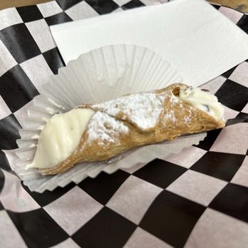 Creme De La Creme - Cafes Near Me - Corona, California Creme De La Creme - Cafes Near Me - Corona, California