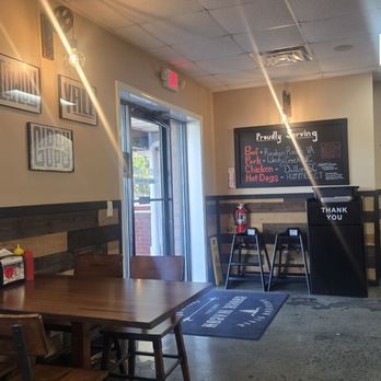 Chuck Wagon - Dining area and another TV - American Near Me - Myrtle Beach, South Carolina