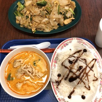 Bangkok Thai and Pho 911 - Red curry and pad Thai - Thai Near Me - Champaign, Illinois Bangkok Thai and Pho 911 - Red curry and pad Thai - Thai Near Me - Champaign, Illinois