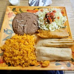 Luis's Taqueria - Tamales plate