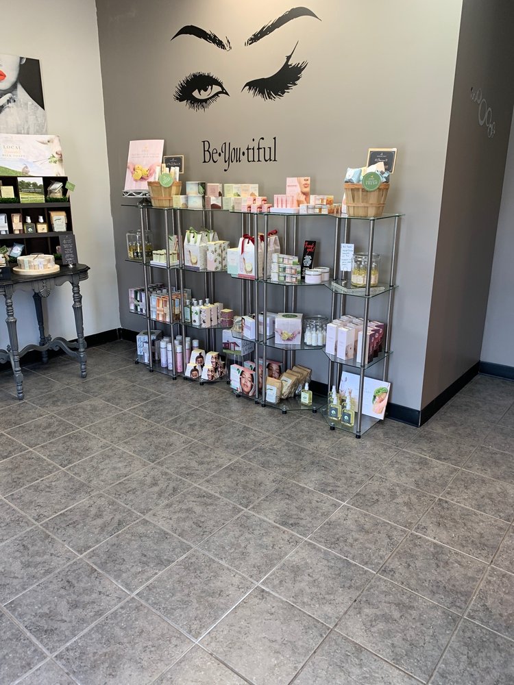 Viaggio Salon and Spa Logo