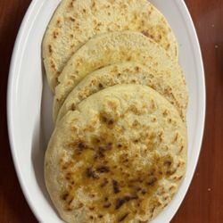 Los Paisanos Hispanic Restaurant - Pupusas