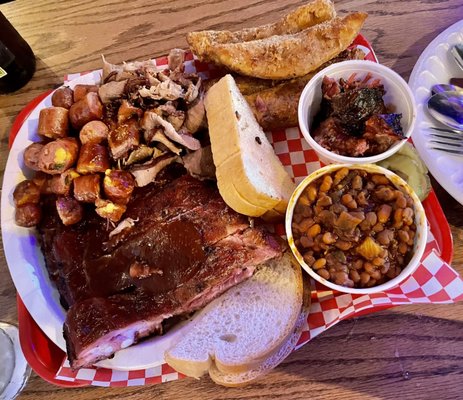 B.B.'s Lawnside BBQ by null