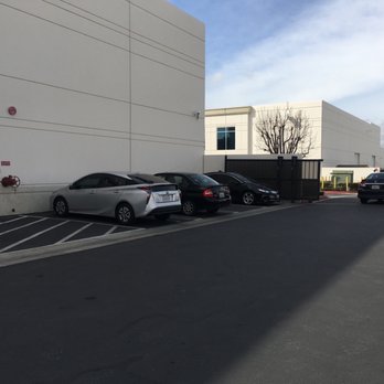 Hangar 18 - Riverside - 10:28am, still not open, people are starting to leave in droves. - Rock Climbing Near Me - Riverside, California Hangar 18 - Riverside - 10:28am, still not open, people are starting to leave in droves. - Rock Climbing Near Me - Riverside, California