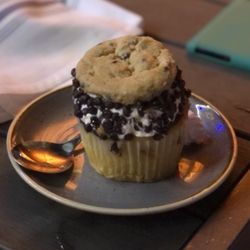 Maggie McFly's - Chipwitch cupcake