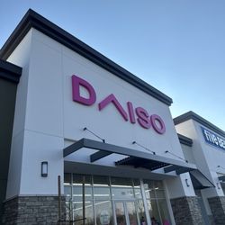 Daiso - Storefront