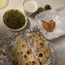 Raaz Indian Kitchen - Garlic Naan, Saag (lamb), Samosas