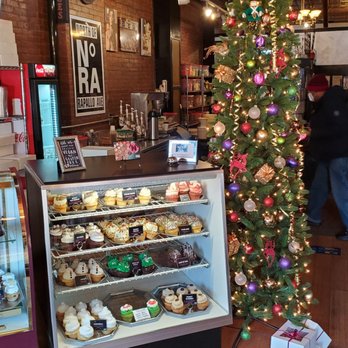 NoRA Cupcake Company - Cupcakes Near Me - Middletown, Connecticut