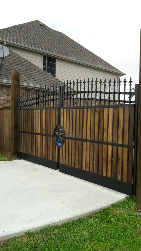 Slide of E&I Roofing & Welding Service