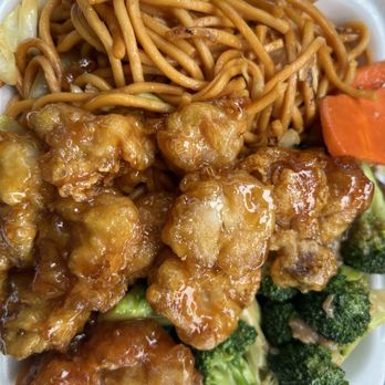 Wok & Roll - Orange Chicken, Beef and Broccoli, Side Chow Mein - Chinese Near Me - Fullerton, California