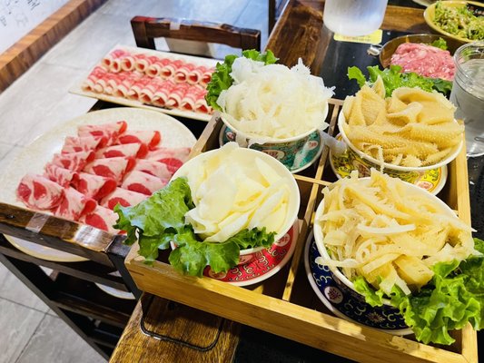 Chun La Hao Chong Qing Hot Pot by null