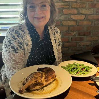 131 MAIN Restaurant - Half roasted chicken and green beans - American Near Me - Cornelius, North Carolina 131 MAIN Restaurant - Half roasted chicken and green beans - American Near Me - Cornelius, North Carolina