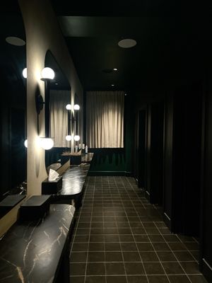 Jaybird Studio — Queen St. by null