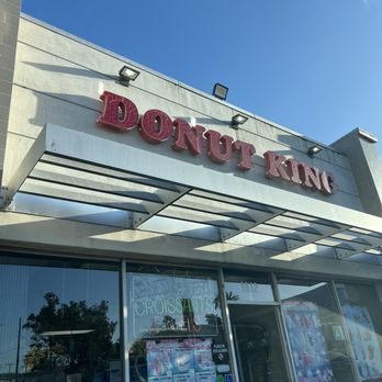 Donut King - Outside - Coffee & Tea Near Me - Santa Monica, California Donut King - Outside - Coffee & Tea Near Me - Santa Monica, California