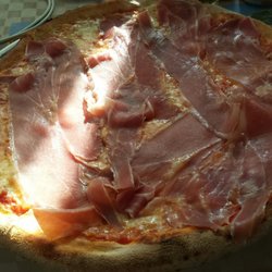 La Voce del Mare - Pizza Brie Crudo.
