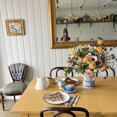 The Yellow Table Café by null