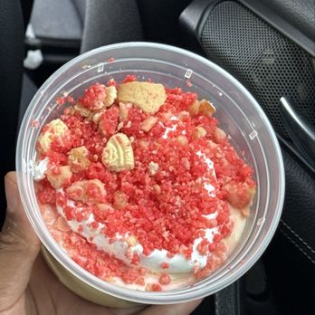 Da Spot - Strawberry crunch banana pudding - Barbeque Near Me - Tarpon Springs, Florida Da Spot - Strawberry crunch banana pudding - Barbeque Near Me - Tarpon Springs, Florida