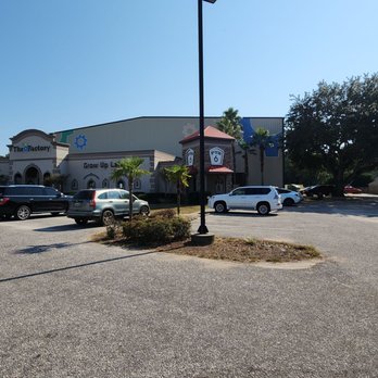 Pub 6 - angle view - American Near Me - Gulf Shores, Alabama Pub 6 - angle view - American Near Me - Gulf Shores, Alabama