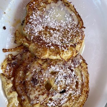Loru’s Cafe - Cinnamon Roll French Toast - Breakfast & Brunch Near Me - Camarillo, California