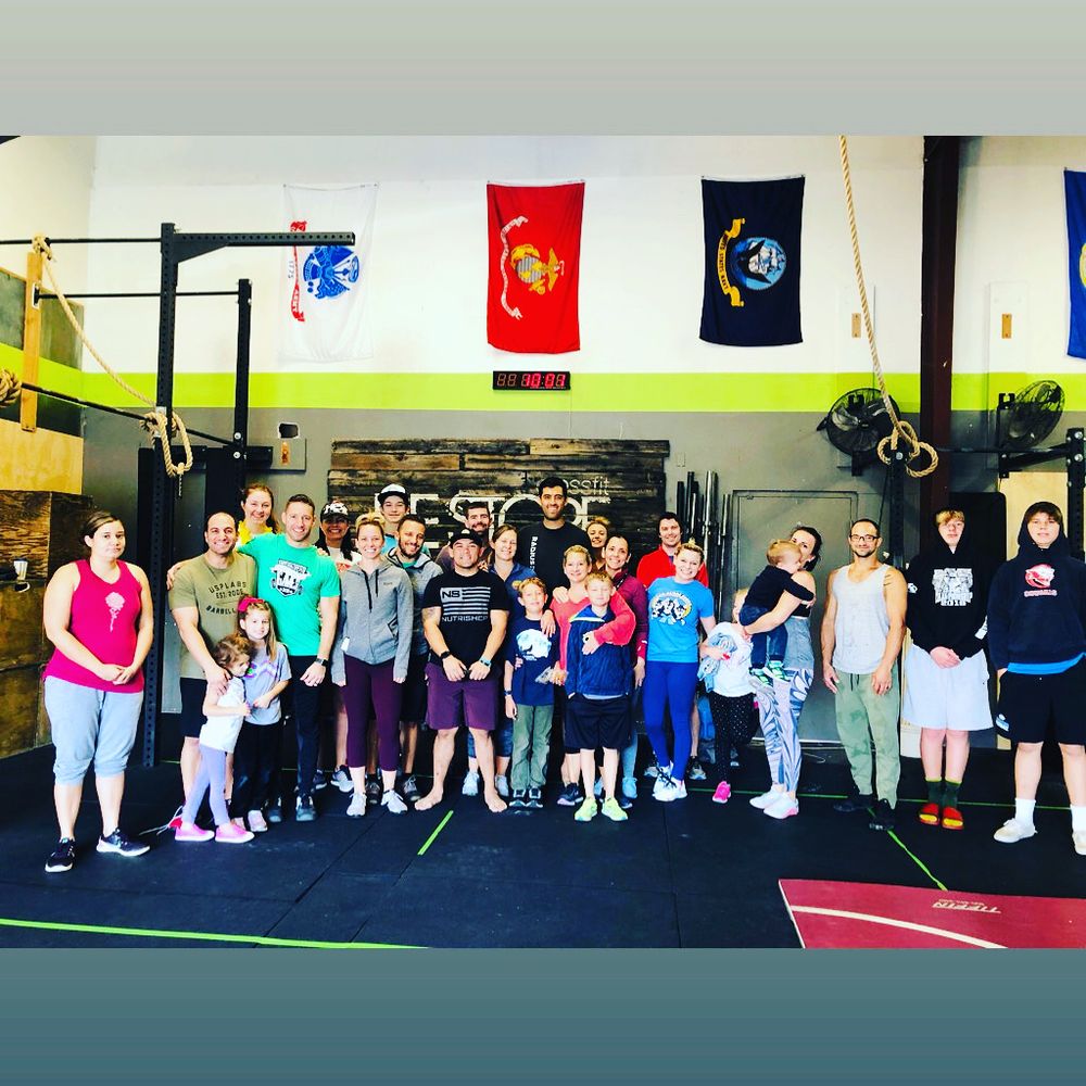 Group photo, post workout. Group photo, post workout.