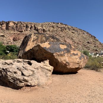 Bloomington Petroglyph Park - Awesome piece of history - Parks Near Me - Saint George, Utah