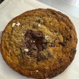 Salted chocolate chip cookie
