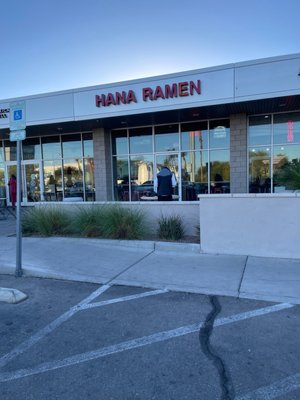 Hana Ramen by null
