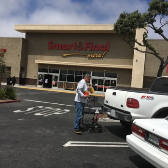 Smart & Final Extra! - This S & F Extra has heaps of parking space so a good get!!! - Grocery Near Me - Oxnard, California