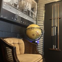 Mr Scissors Barbershop - Hanging in the back waiting on my appointment