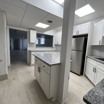 Enfield Carpet & Flooring - Kitchen - Carpeting Near Me - Enfield, Connecticut