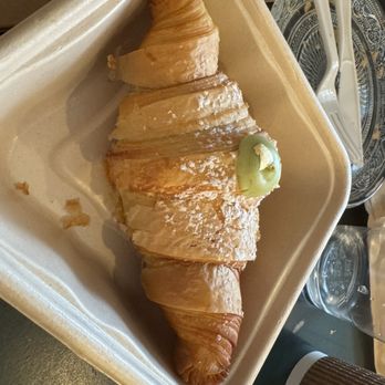 Chaumont Vegan - Vegan pistachio croissant - Vegan Near Me - Beverly Hills, California Chaumont Vegan - Vegan pistachio croissant - Vegan Near Me - Beverly Hills, California
