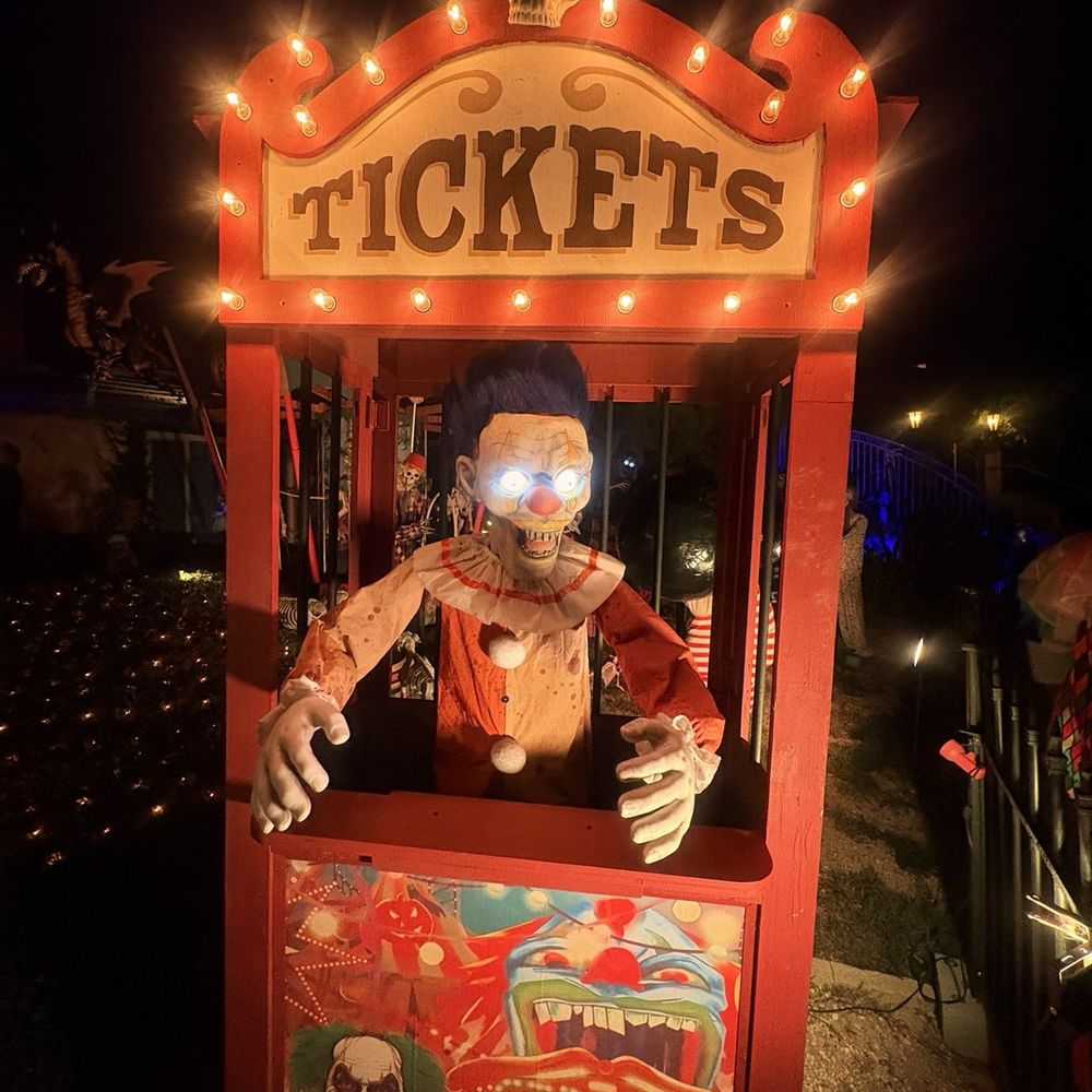 Maniac Mansion - "Get your tickets...if you dare" - Haunted Houses Near Me - Covina, California