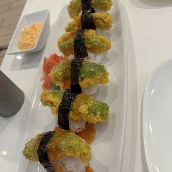 VeGreen Vegetarian Fusion Restaurant - Fried Avocado Roll - Vegan Near Me - Duluth, Georgia