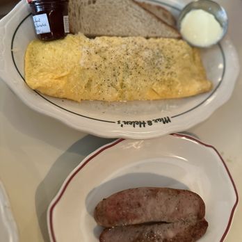 Max & Helen’s - Omelet Florentine with Chicken Sausage - Delis Near Me - Los Angeles, California Max & Helen’s - Omelet Florentine with Chicken Sausage - Delis Near Me - Los Angeles, California